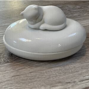 Vintage White Ceramic Sleeping Cat Trinket Box Oval Jewelry Keepsake Box